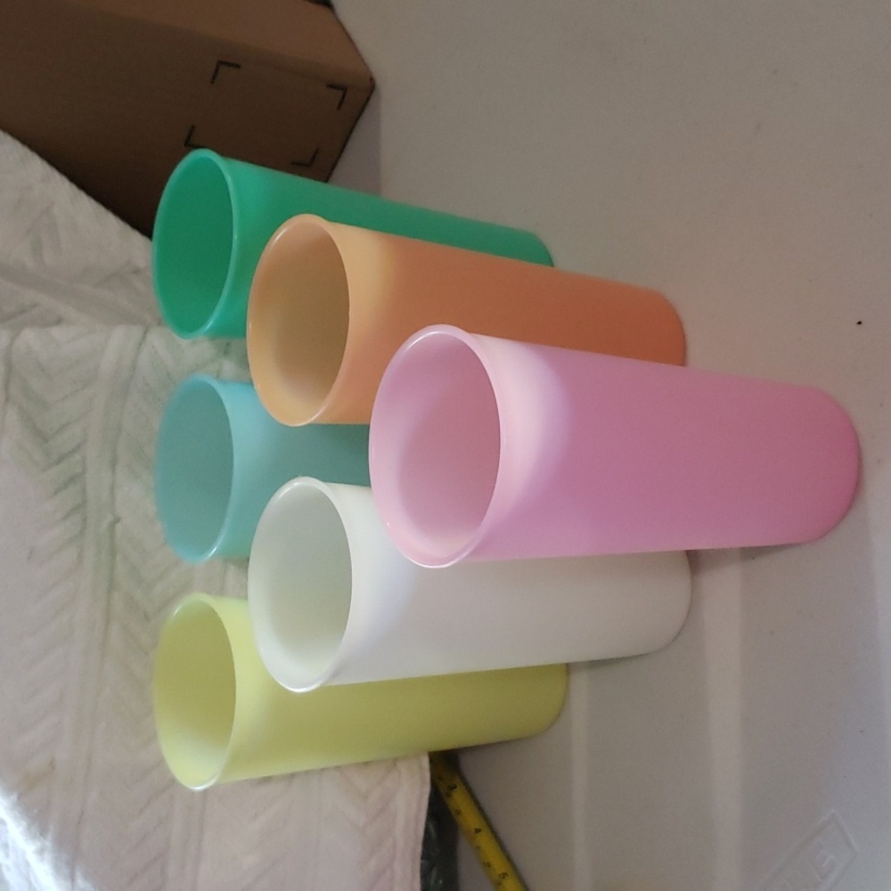 Colorful Plastic TUPPERWARE TALL CUPS SET